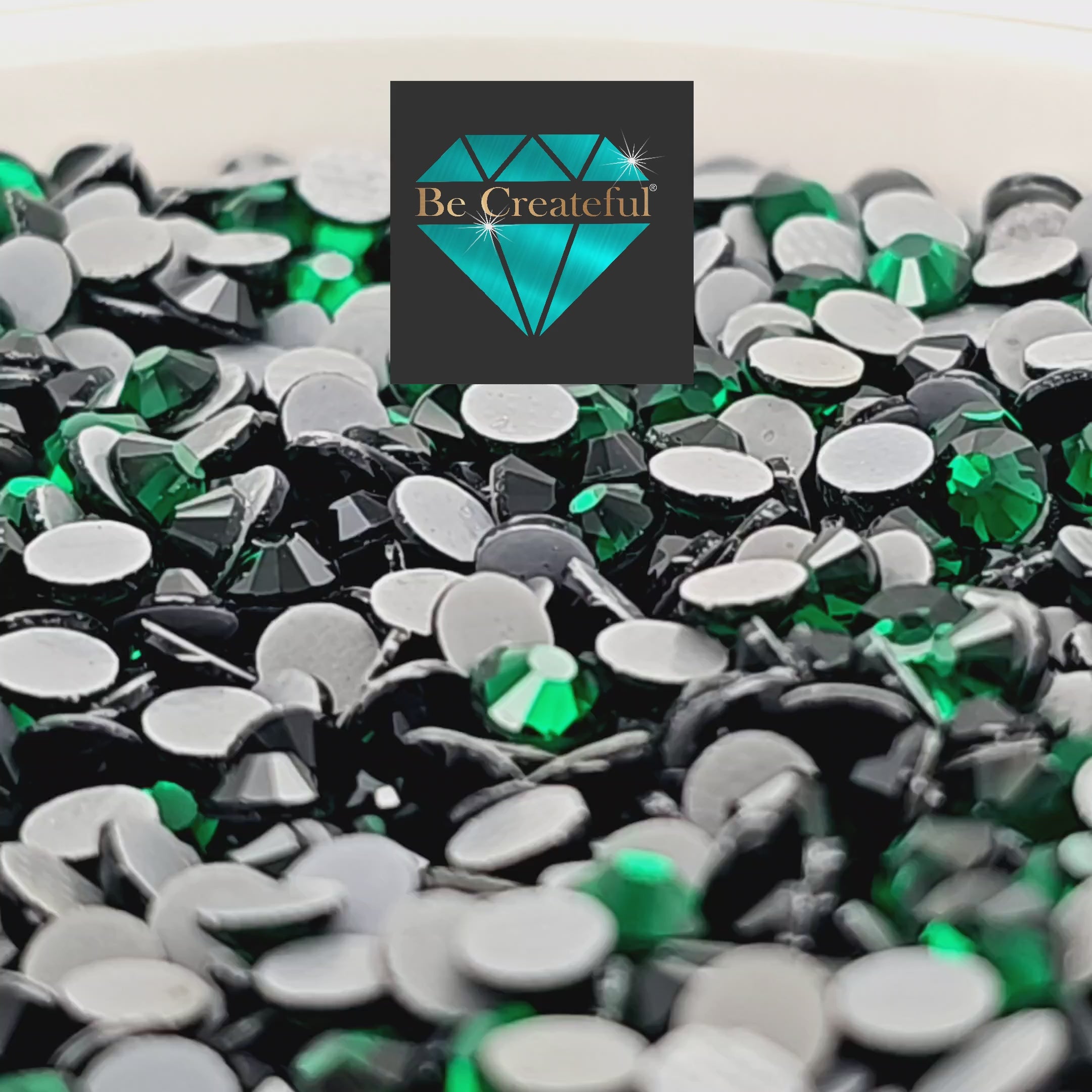 LUXE® Emerald Green Hotfix Glass Rhinestones - 5-star review – Be