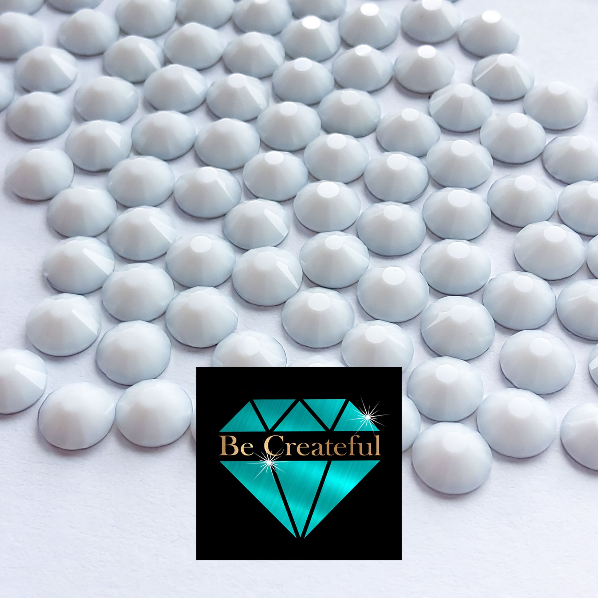 Be Createful LUXE® White Bulk Flatback Rhinestones are high-quality 14-16 facet glass. Rhinestone Supplier Glass Rhinestones